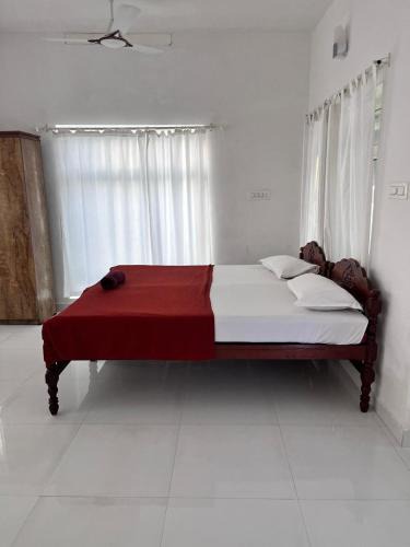 Kovalam Hotel | Dver Prirody