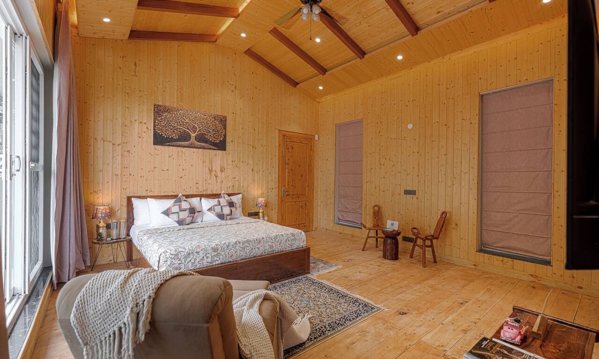 Kumarhatti Hotel | ELIVAAS Bask and Blessings 1 Room Suites