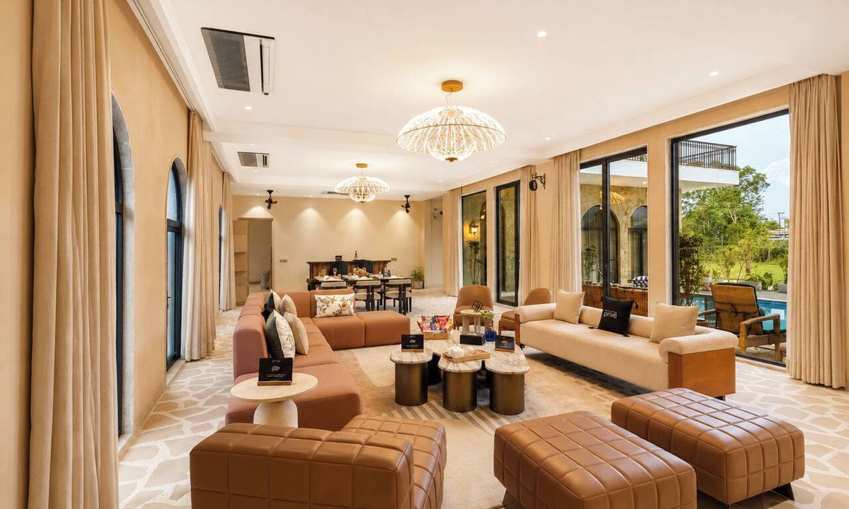 Gurugram Villa | ELIVAAS Prive Heaven 6BHK Villa wth Pool