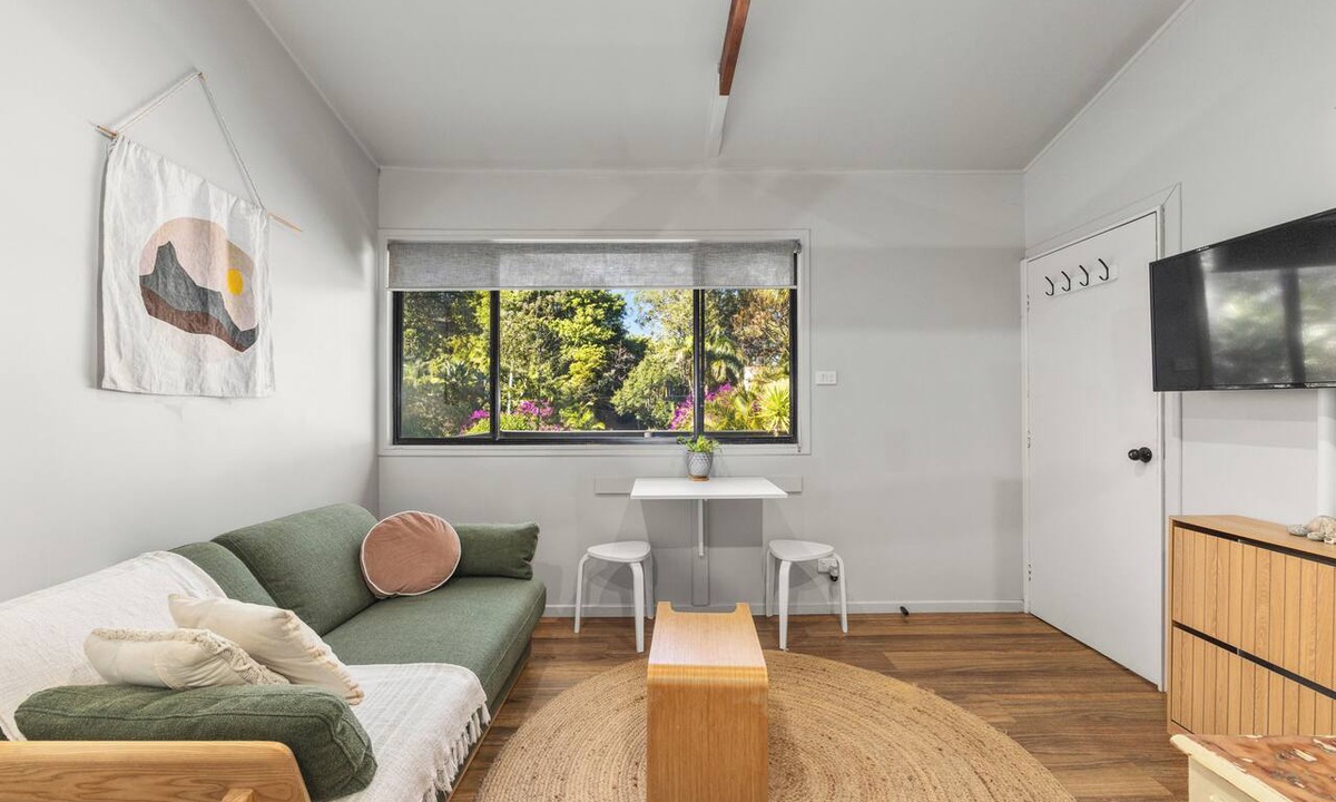 Emerald Beach Cottage | Emerald Beach Pet-Friendly Eucalyptus Cottage