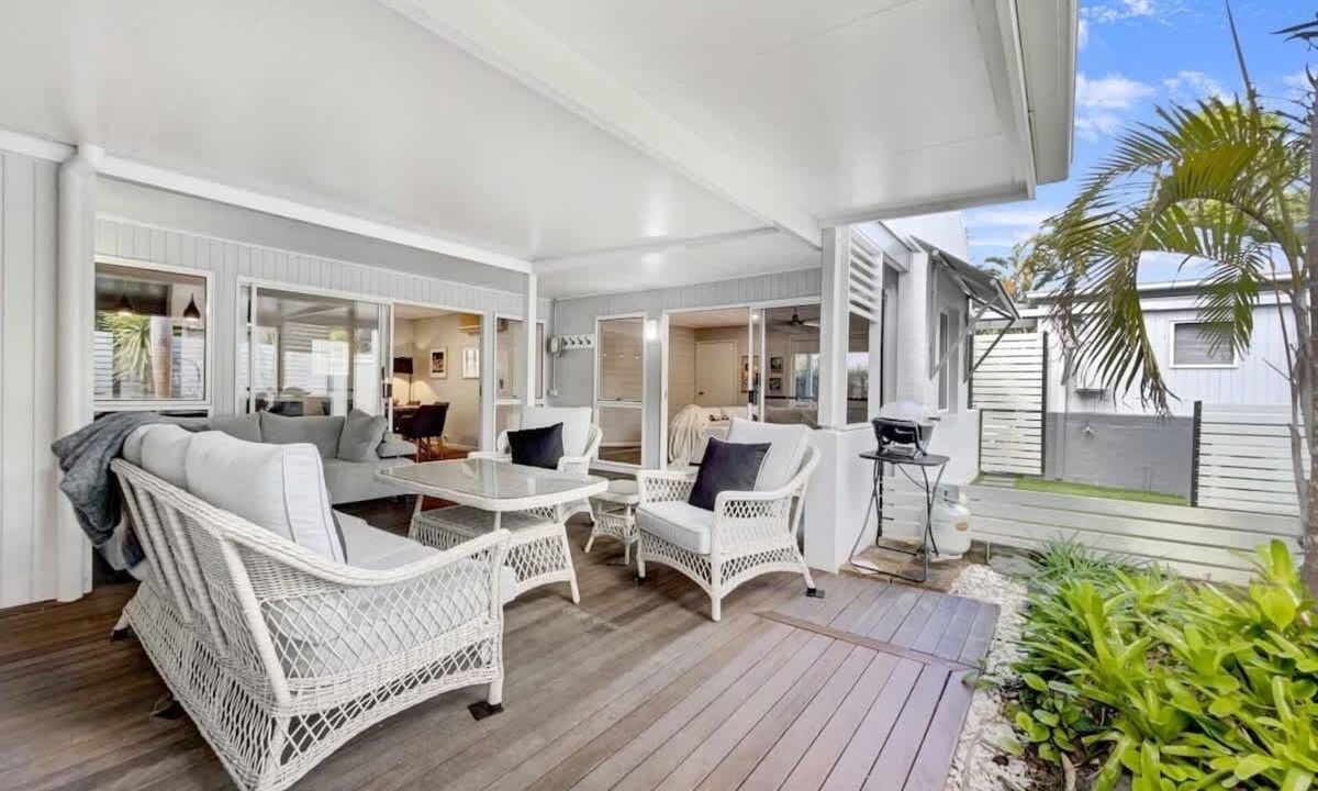 Mooloolaba House | Escape to Emerald Springs - Pool & Tennis Court