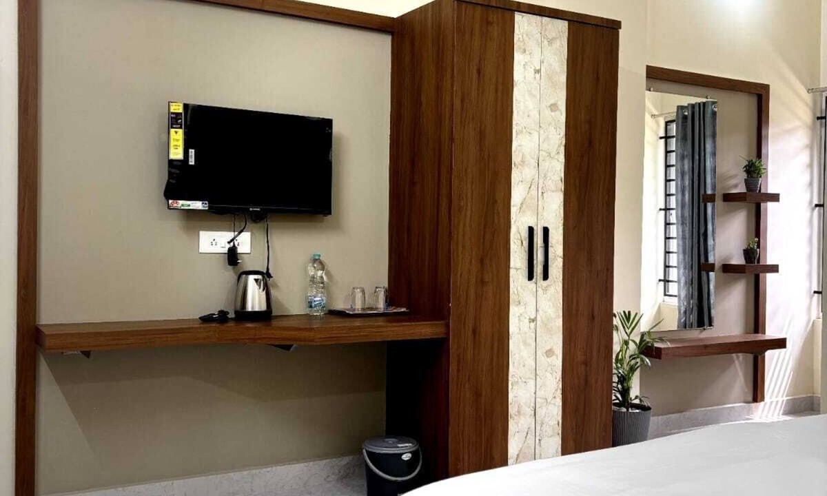 Subrahmanya Hotel | Evara Enclave Residency