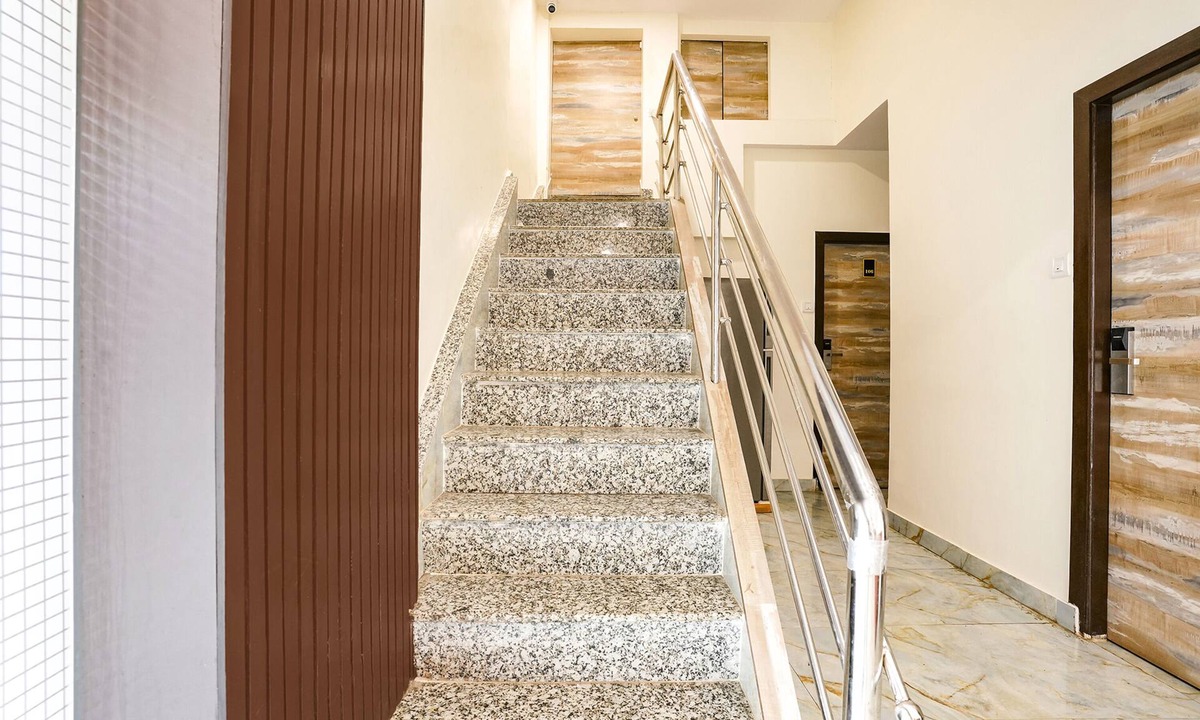 Jogeshwari West Hotel | Fabexpress Good Luck Residency