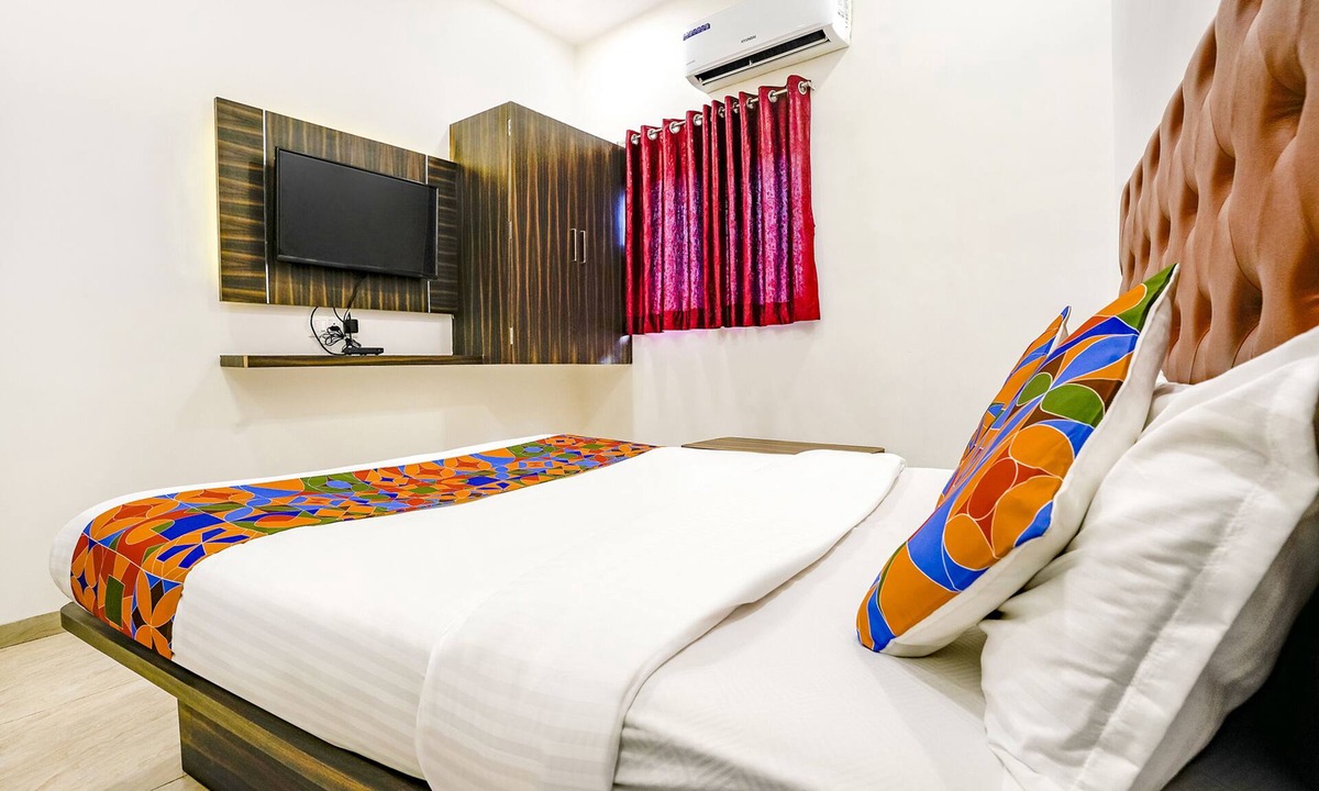 Goregaon East Hotel | Fabexpress Green View