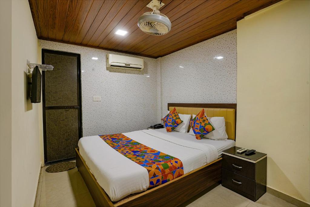 Vashi Hotel | FabExpress Sarang Heritage
