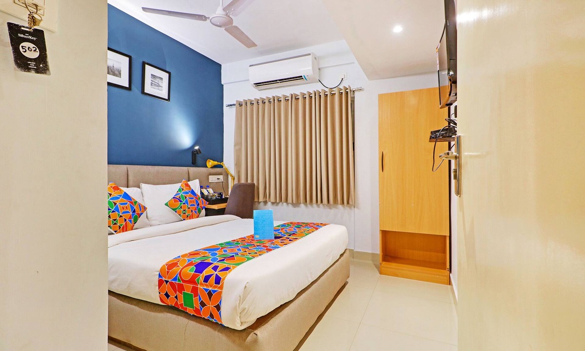 Kolkata Hotel | FabHotel Azure Sky