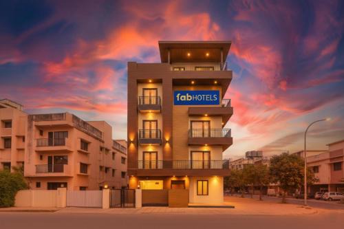 Noida Hotel | FabHotel F9 Sector 19