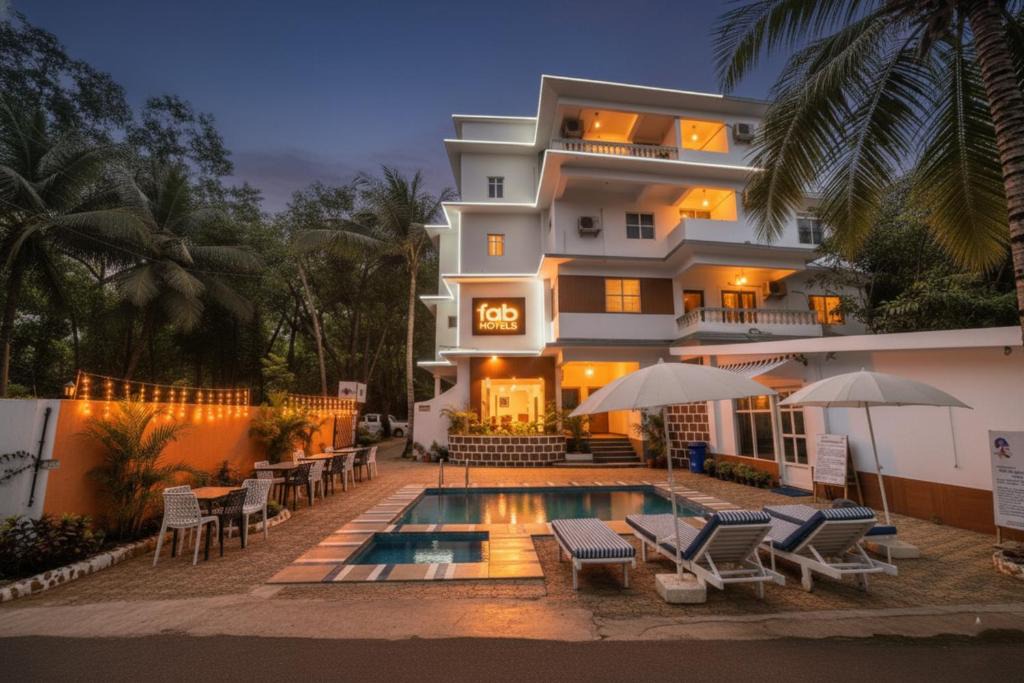 Calangute Hotel | FabHotel K7 Trends - Nr Calangute Beach