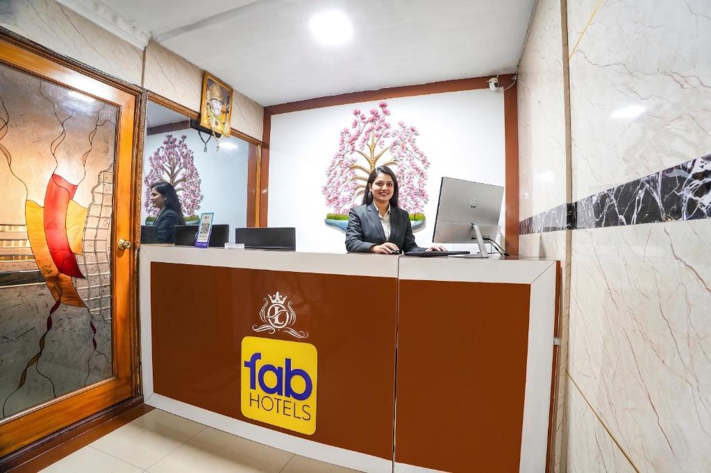 Perambur Purasavakam Hotel | FabHotel Le Royal Inn - Nr Madras Medical Mission Hospital