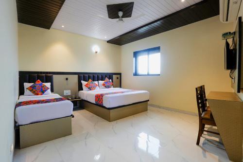 Dharavi Hotel | FabHotel Prime Land - Nr BKC
