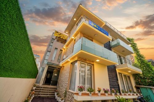 DLF Phase 3 Hotel | FabHotel Rivlet