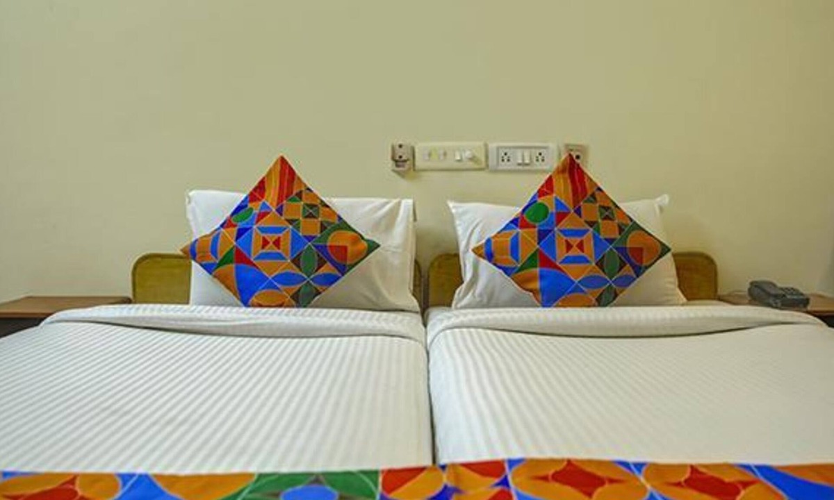 Sholinganallur Hotel | Fabhotel Roselle Stays