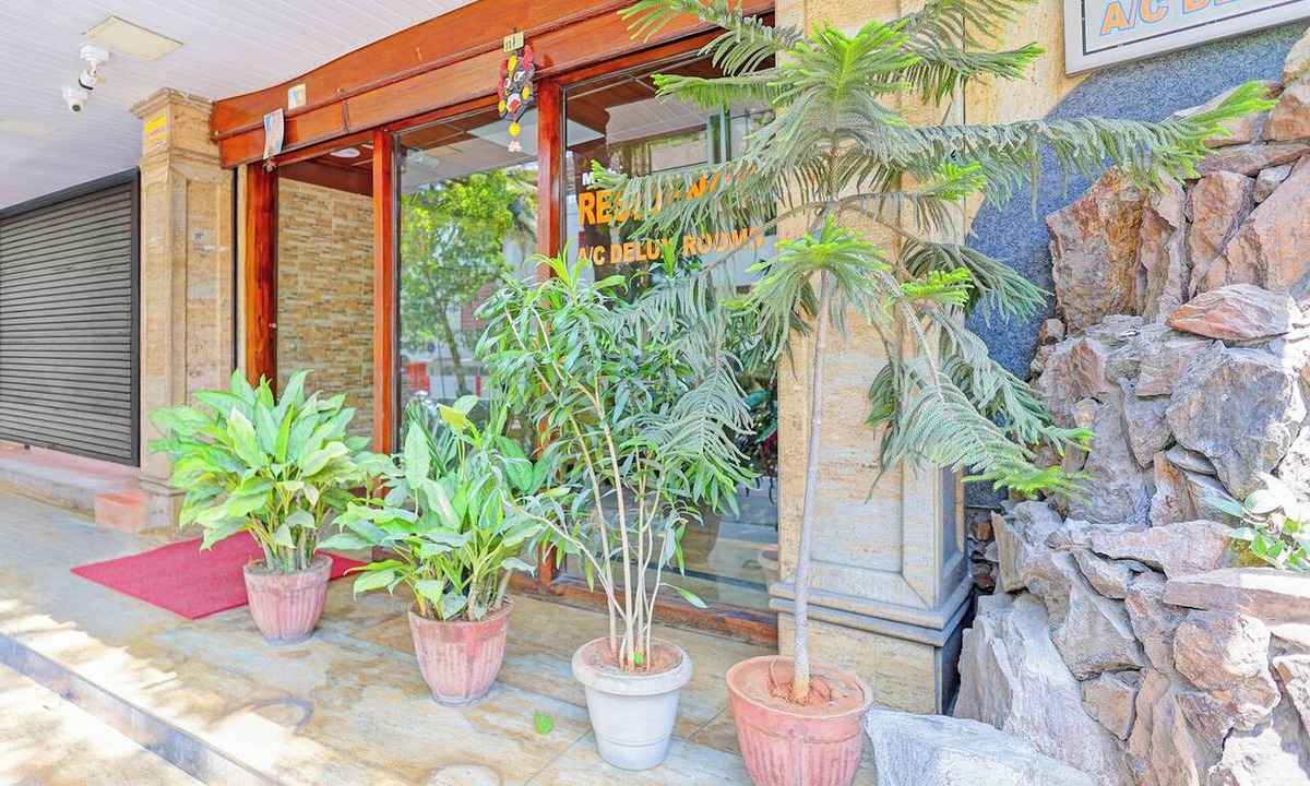 Bengaluru Hotel | FabHotel Royal Grand Residency - Indiranagar
