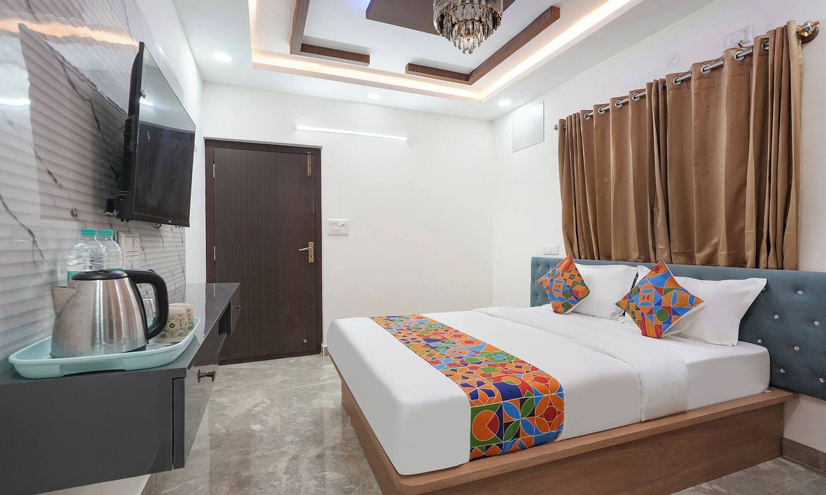 Bellandur Hotel | FabHotel Royal Suites I - Bellandur