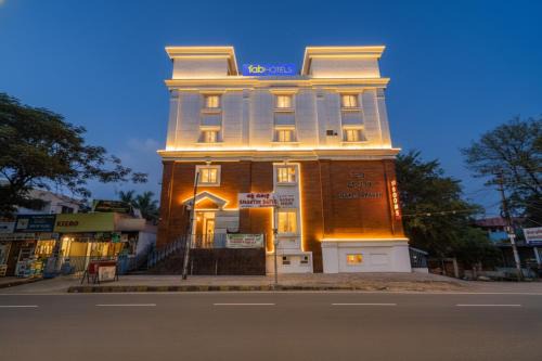 Jayanagar Hotel | FabHotel Shakthi Suites - Nr Jayadeva Hospital