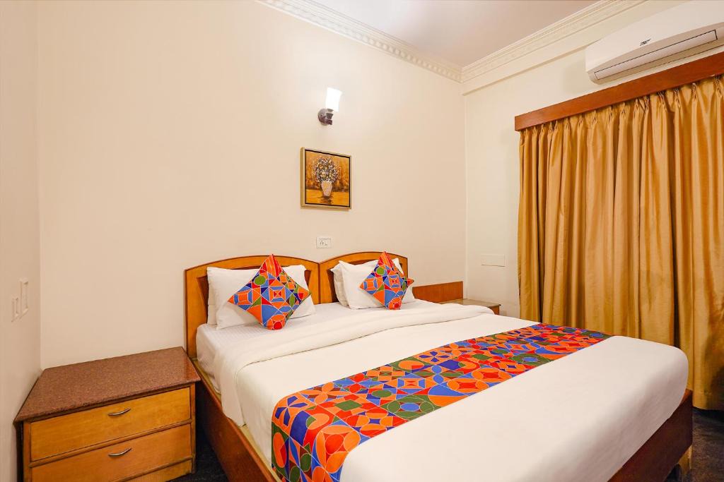 Banashankari Hotel | FabHotel Spiro Grand - Nr Banashankari