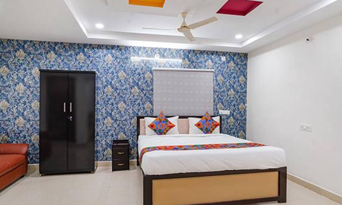 Kukatpally Housing Board Colony Hotel | Fabhotel Sri Karthikeya Grand