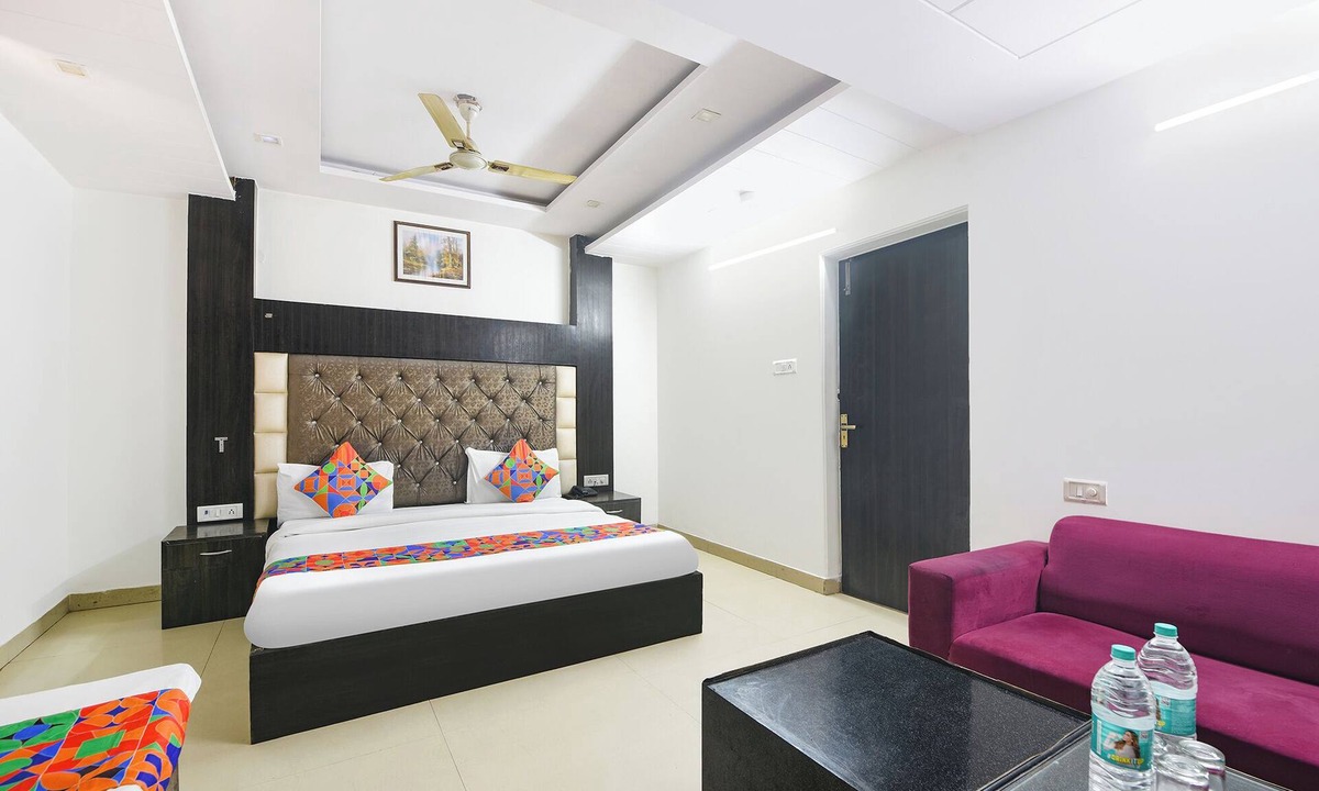 Karol Bagh Hotel | Fabhotel Vishesh Continental
