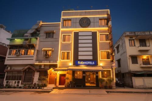 Karol Bagh Hotel | FabHotel Yug Villa