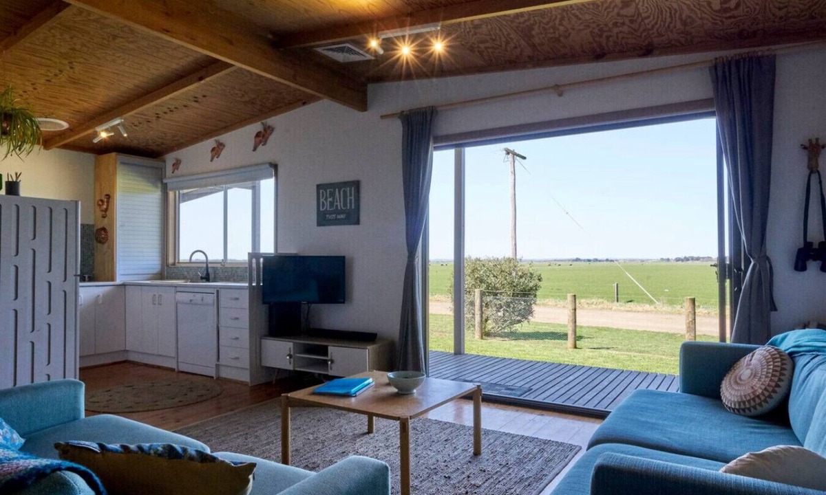 Venus Bay House | Far View - Pets, Linen, Wi-Fi, Netflix, Caravan, EV charger