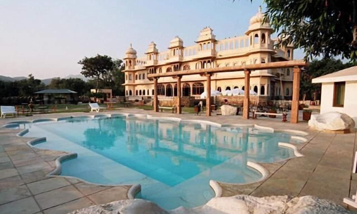 Desuri Hotel | Fateh Bagh