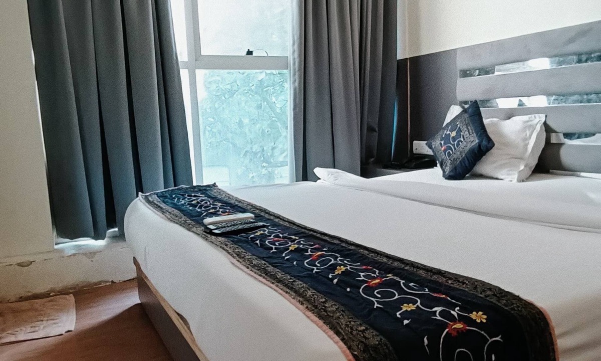 Andheri East Hotel | FDM By Glitz Hotel