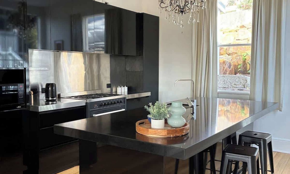 Trevallyn House | Forest Rd Haven with Tamar River Views