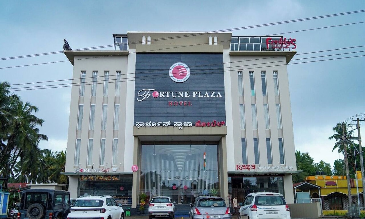 Saligrama Hotel | Fortune Plaza hotel