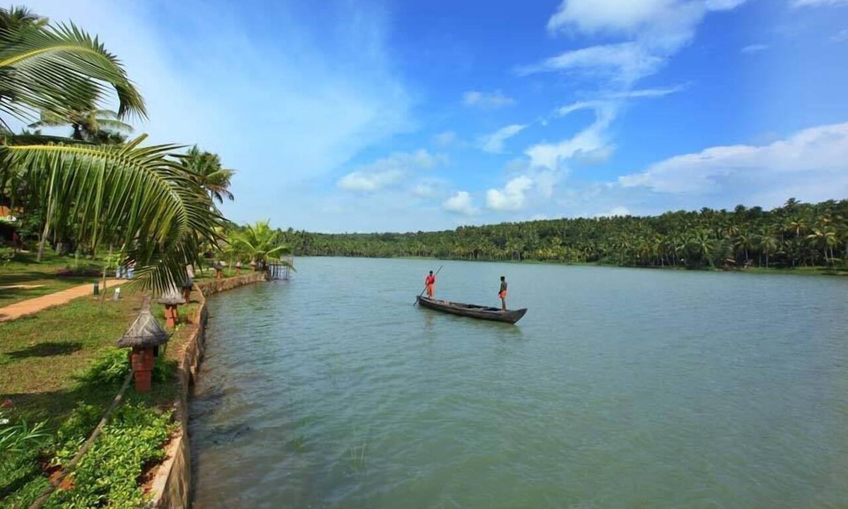 Paravur Resort | Fragrant Nature Backwater Resort & Ayurveda Spa