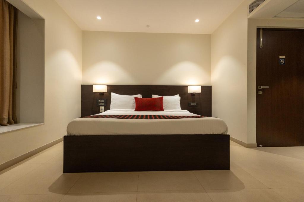 Nashik Hotel | Freesia Residency by Express Inn