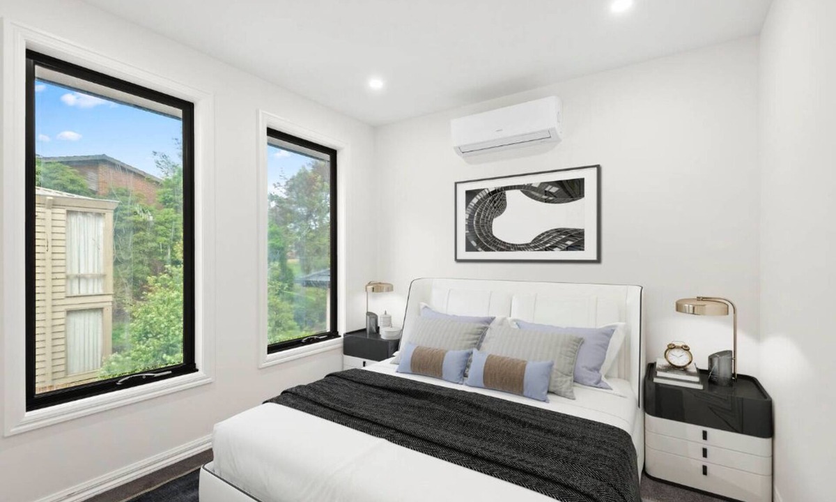 Maidstone House | French home walking to shops and shopping center