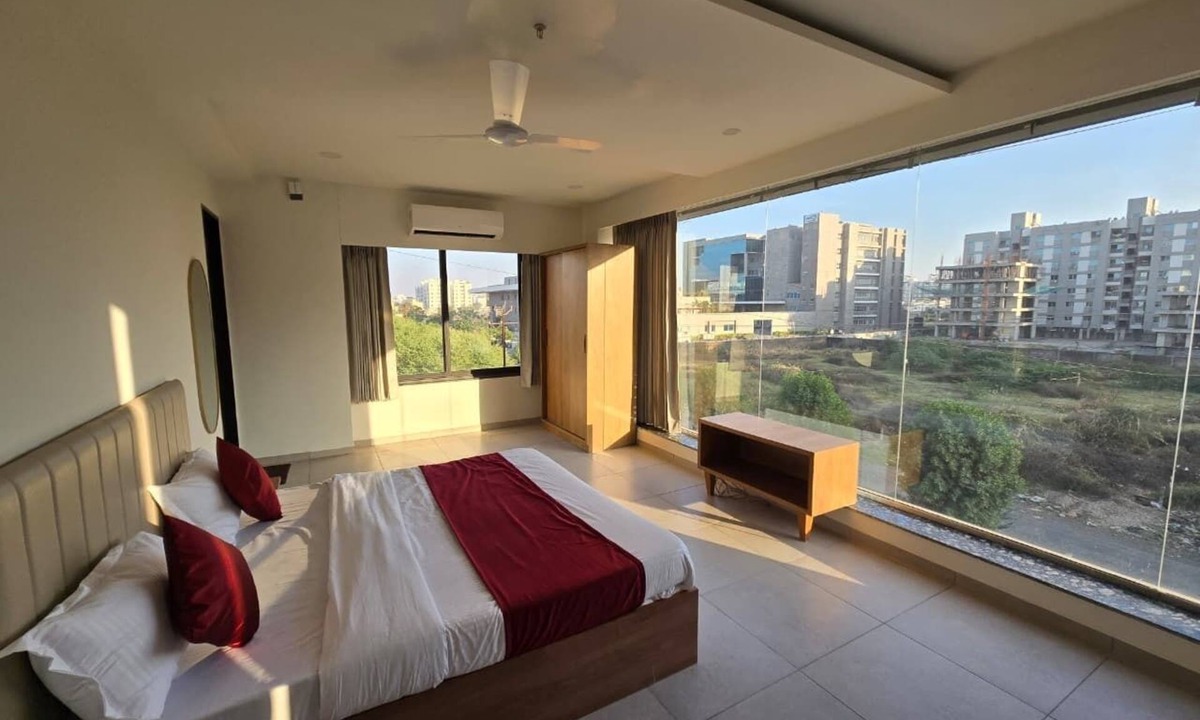 Vadodara Hotel | GAJRAJ HOTEL