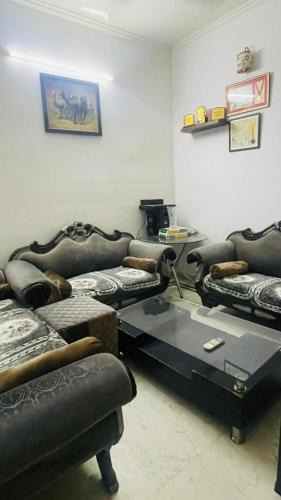 Sainik Farm Hostel | Gavari India's Delhi Hostel