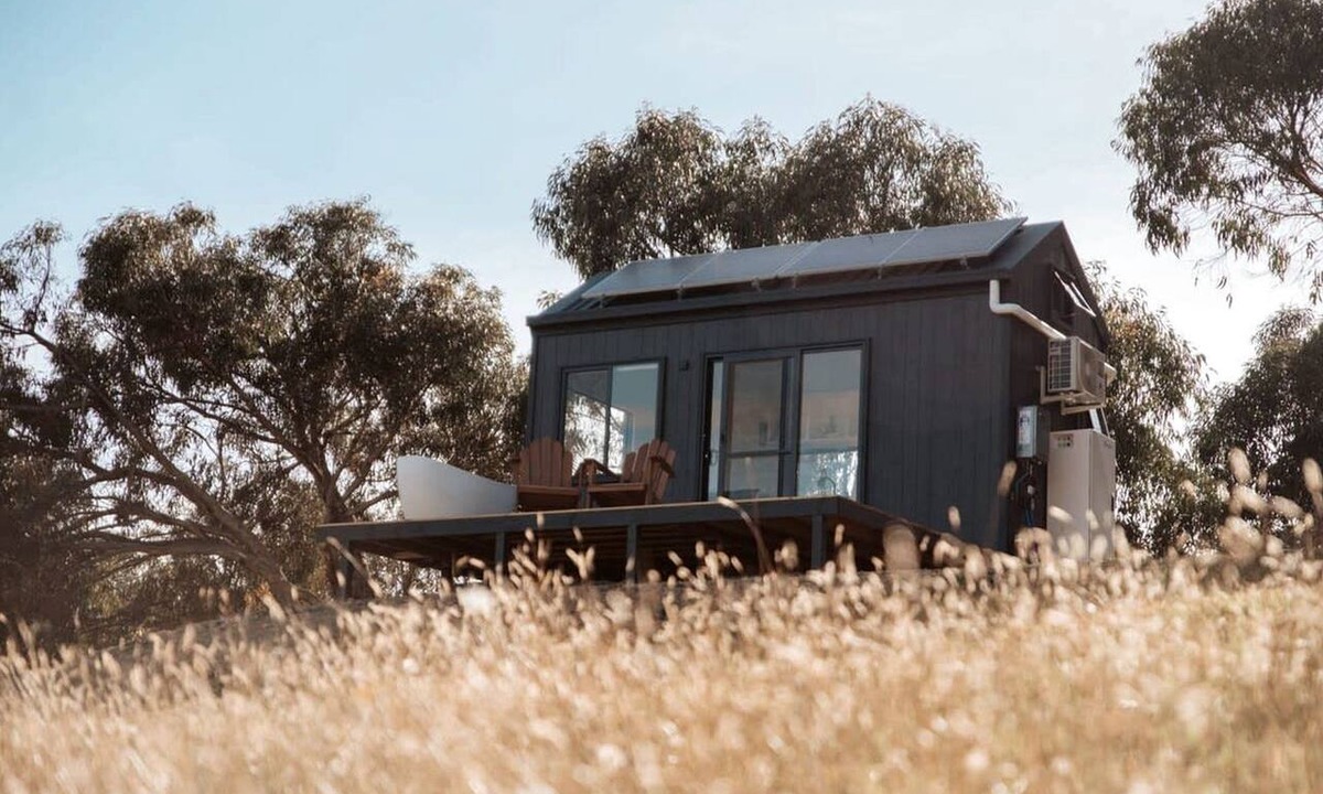 Whittlesea Cabin | Glorious Tiny House with Lovely Sights in Wallan, Victoria