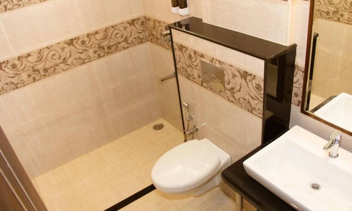 Yelahanka Hotel | golden amulya rest wings