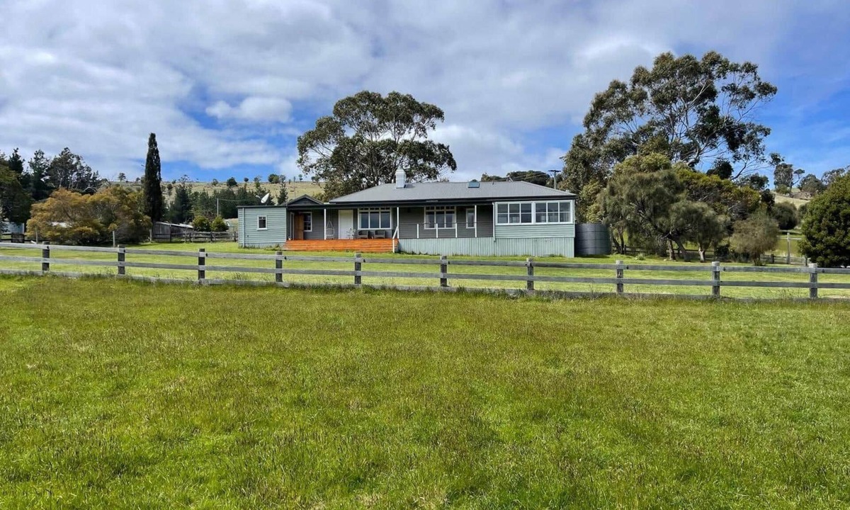 North Bruny House | Grasmere private farm stay