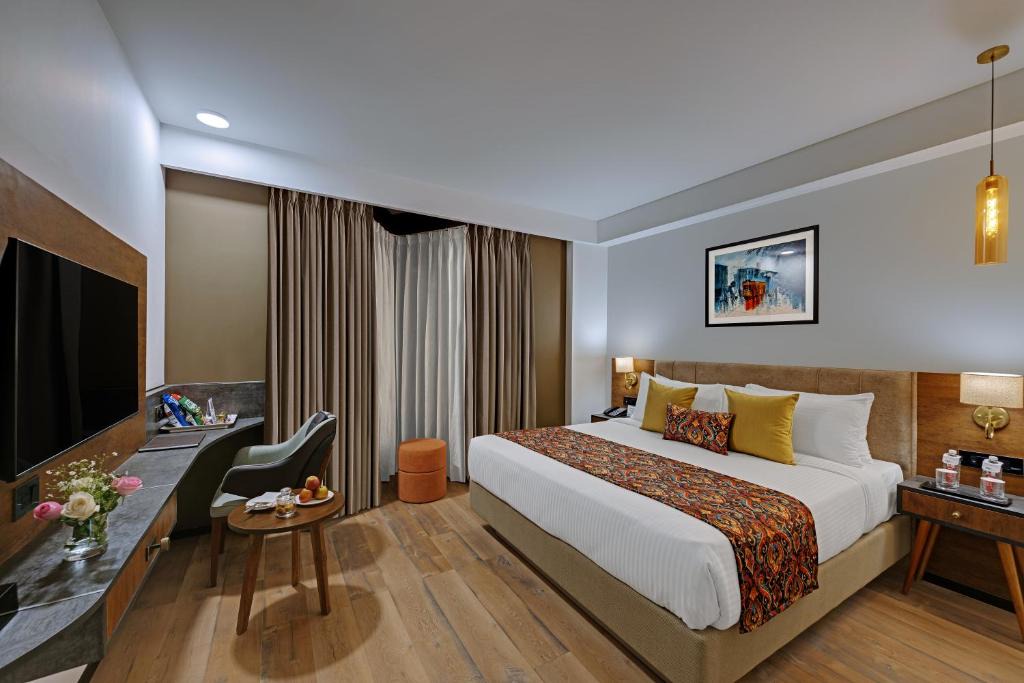 Sector 51 Hotel | Hays AIR By Ahuja Residences - Golf Course Ext Road & Sector 51