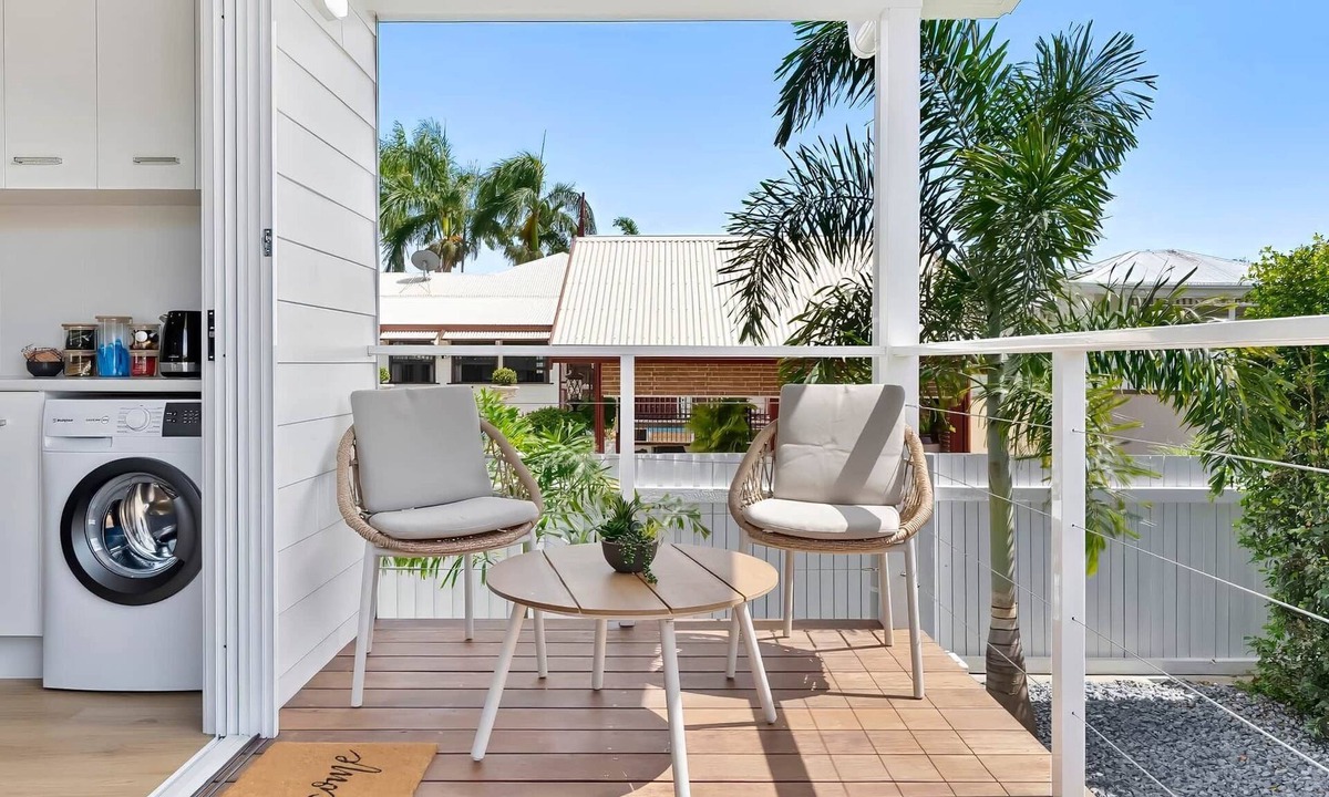 The Range Villa | Hideaway on James | Private, Quiet & Fully Fenced