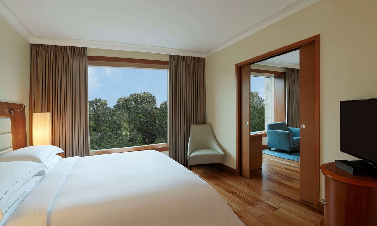 Embassy Golf Links Business Park Hotel | Hilton Bangalore Embassy GolfLinks