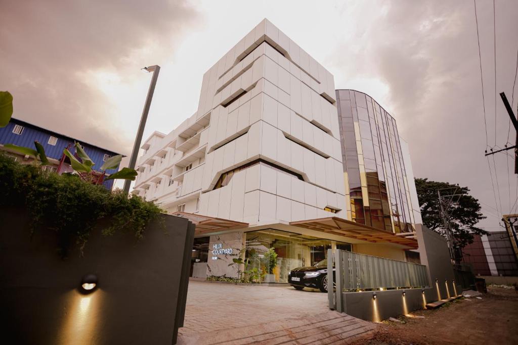 Palakkad Hotel | HILUX COURTYARD