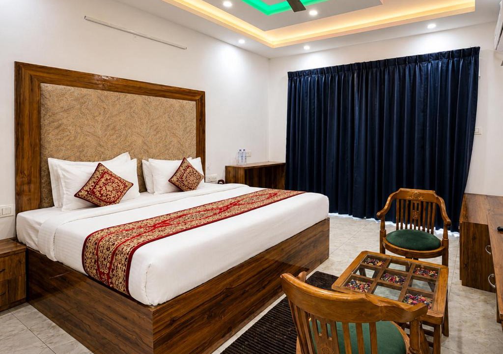 Kasauli Hotel | Himalayan View Retreat Kasauli Operated By Evening Sky Hotels