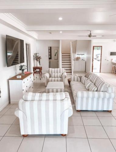 The Range House | Homestead on the Range - Sleeps 12