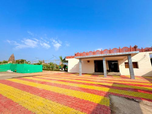 Orchha Hotel | Hotel Aditya Palace & Marriage Garden