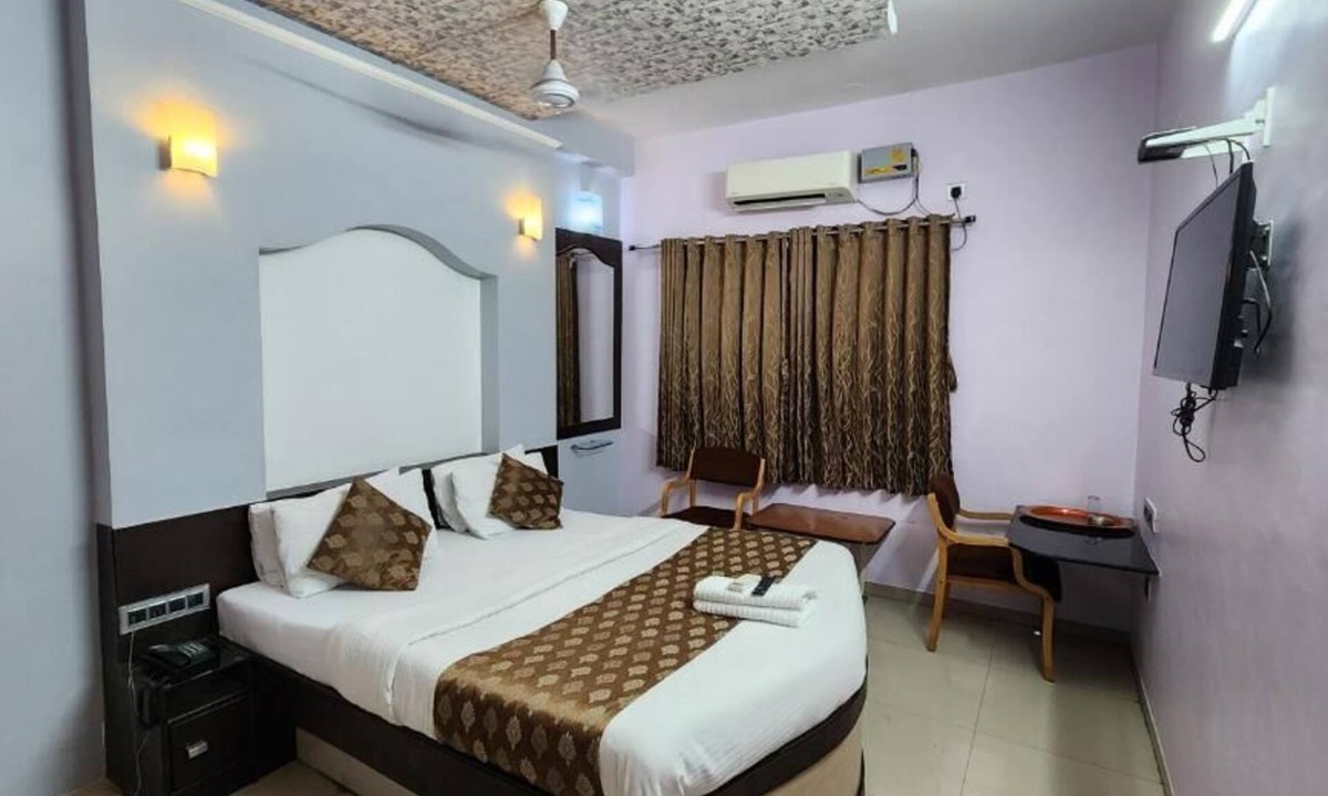 Pandharpur Hotel | Hotel Aishwarya