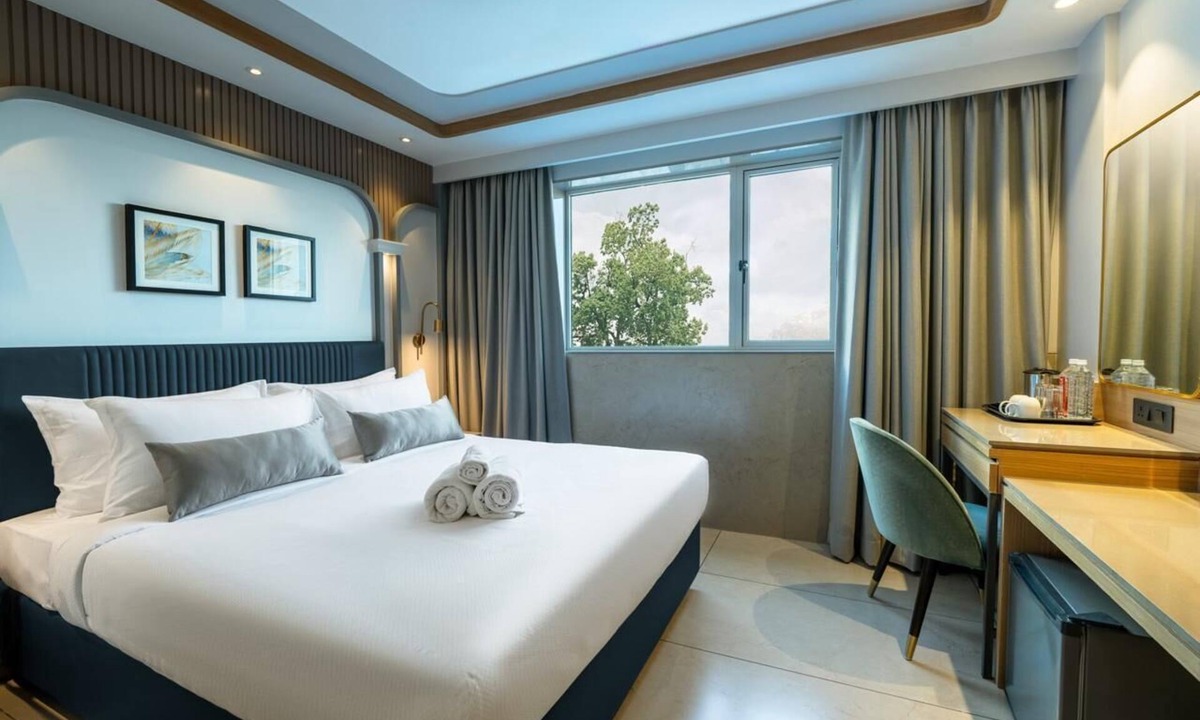 Santacruz Hotel | Hotel Ajanta Continental- Mumbai Airport