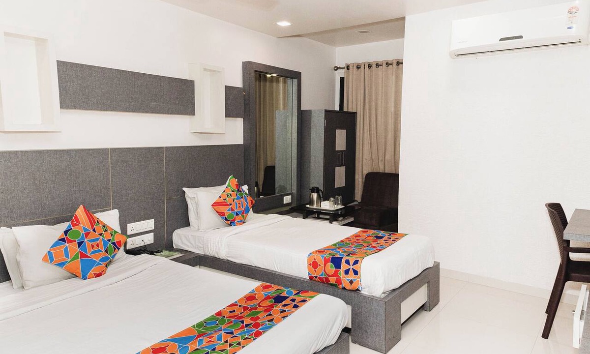 Sayajiganj Hotel | Hotel Amber