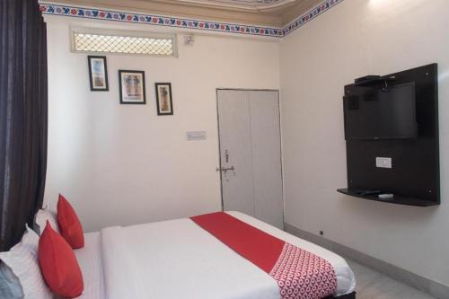Udaipur District House | Hotel Amrapali UDAIPUR BEST GORUP BOOKING HOTEL NEAR CA CIRCLE