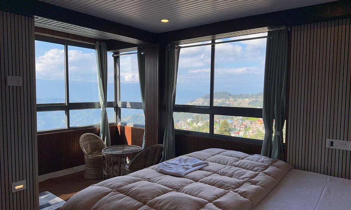 Darjeeling Hotel | Hotel Basera
