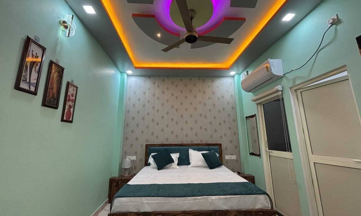 Naini Hotel | Hotel BDC