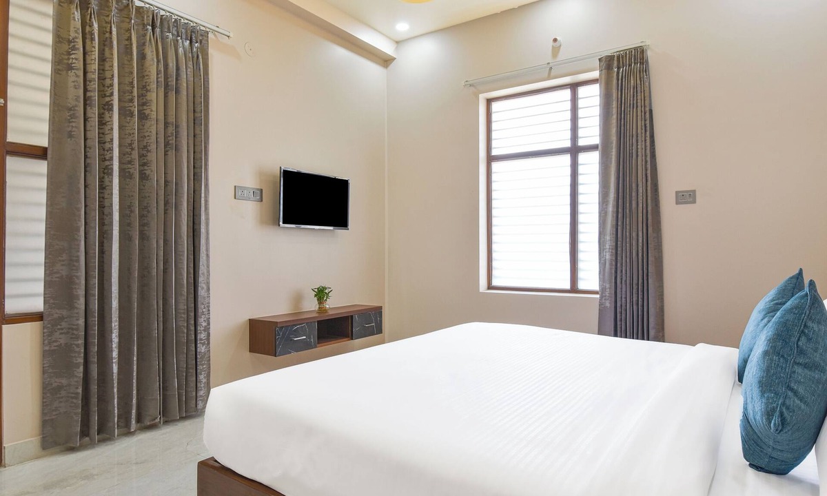 Bhiwadi Hotel | Hotel Bilaspur Pride